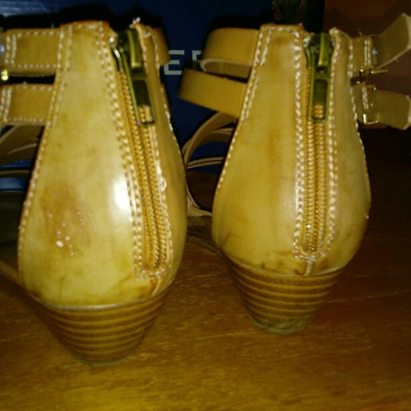 Falls Creek "MAKENA" Leather Strappy Sandals - Picture 5 of 6